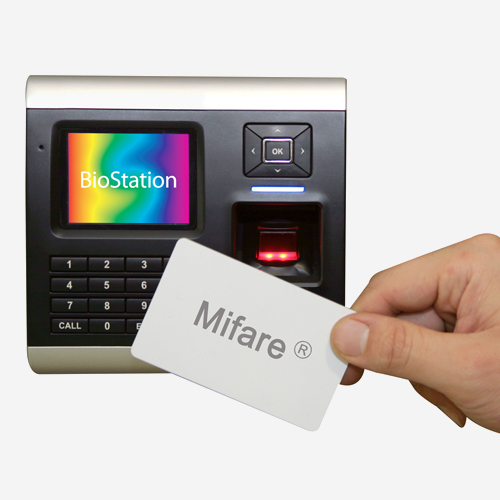 SUPREMA BioStation 1 Terminal Biometrique - Empreinte &amp; Lecteur Proximité RFID 125kHz-EM4100 Interface Wiegand : 1x In ou Out  Alimentation : 12VDC, POE Compatibilité logiciel BioStar 1.xUtilisateurs max : 200000IP Ethernet : RJ45 - 10/100 Base T