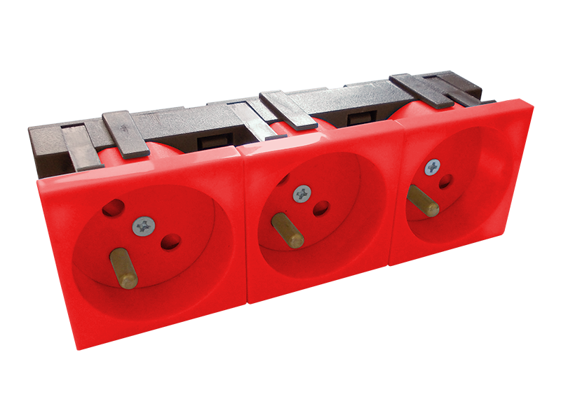PRISE DE TERRE TRIPLE 45X45 ROUGE